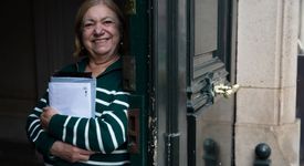 Come In, It's Open! "Marie-Thérèse, I'm expecting a package. What time will you be there?" Come In, It's Open! "Marie-Thérèse, I'm expecting a package. What time will you be there?"