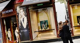 La file d’attente chez Vorwerk, Hermes, Ferrari, Rolex, pas toujours déceptive