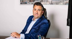 Arnaud Delomel, Sylvie Noachovitch défendent les victimes des arnaques aux faux conseillers