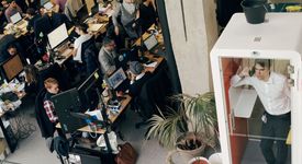 Intercom racheté par Salesforce. Dialo racheté par personne