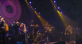 Brian Travers (UB 40) est décédé, Tessi se retire de la Bourse, et Karim Leclou est un ex-télévendeur… Brian Travers (UB 40) est décédé, Tessi se retire de la Bourse, et Karim Leclou est un ex-télévendeur…