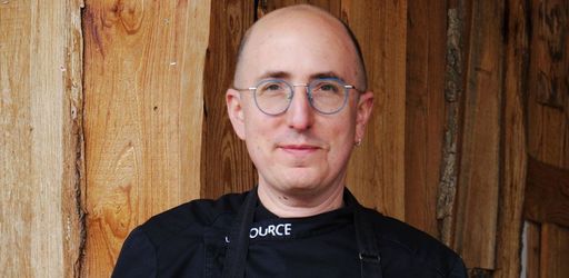 Le CTO devenu commis de cuisine. Reportage à la Cité Fertile