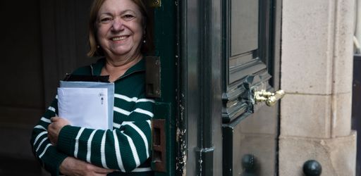 Come In, It's Open! "Marie-Thérèse, I'm expecting a package. What time will you be there?" Come In, It's Open! "Marie-Thérèse, I'm expecting a package. What time will you be there?"