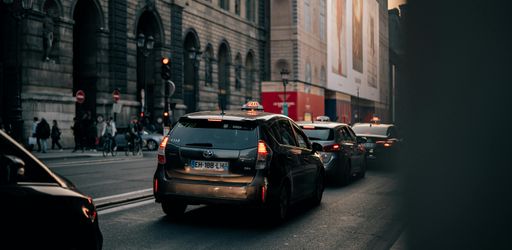 Why were the "White émigrés" so sought after as taxi drivers by the G7 taxi company in the 1930s? Why were the "White émigrés" so sought after as taxi drivers by the G7 taxi company in the 1930s?