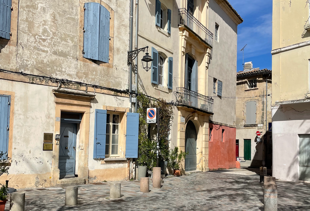 Au Nord-Pinus, à Arles. Réservation impossible sur Booking.com. Télévision en option Au Nord-Pinus, à Arles. Réservation impossible sur Booking.com. Télévision en option