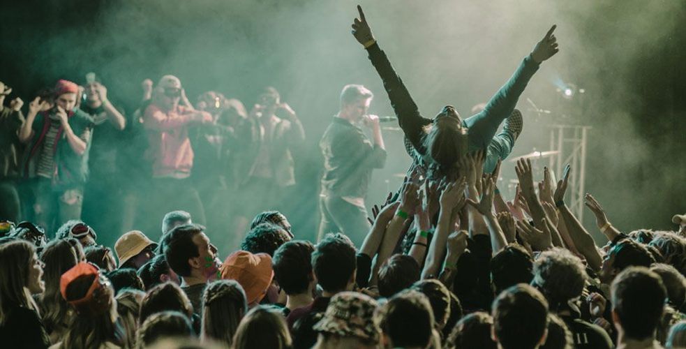 AXS, la billetterie d’AEG arrive en France. Live Nation et Ticketmaster mettent la pression AXS, la billetterie d’AEG arrive en France. Live Nation et Ticketmaster mettent la pression