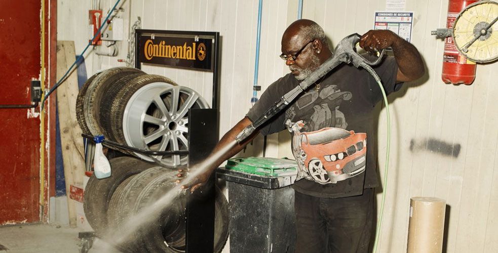 Je n'ai jamais été aussi bien accueilli dans un garage. A l'atelier d'Ombreval, chez Rabah