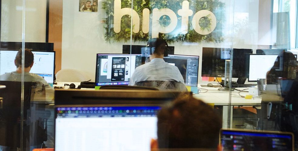 Chez hipto, au cœur de l’usine à leads ultra qualifiés. Media buyers et spécialistes de l'acquisition se côtoient