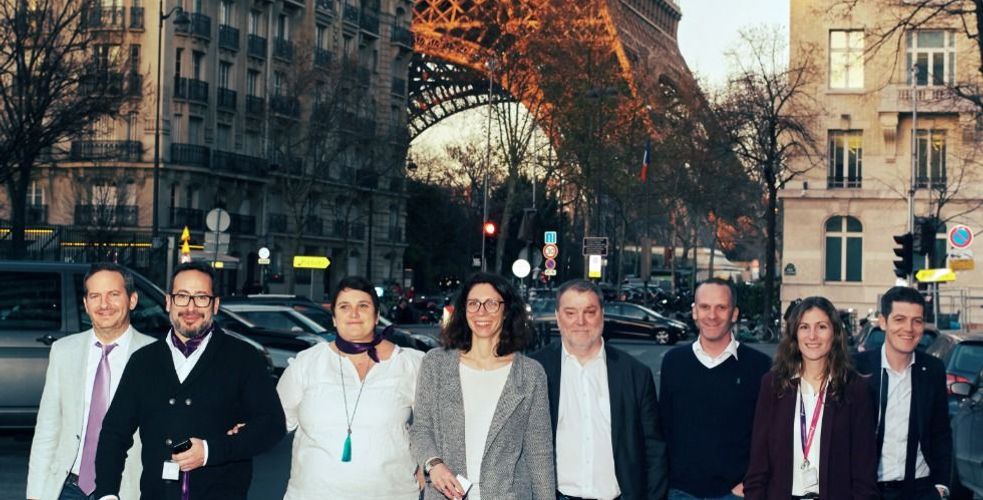 The French outsourced call center market declines for the first time, E/Y reveals. But some mavericks are coming out ahead