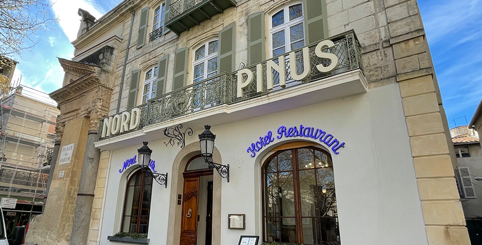 S’affranchir de Booking.com, des étoiles et d’Atout France, qui les attribue. Maja Hoffmann, hôtelière punk