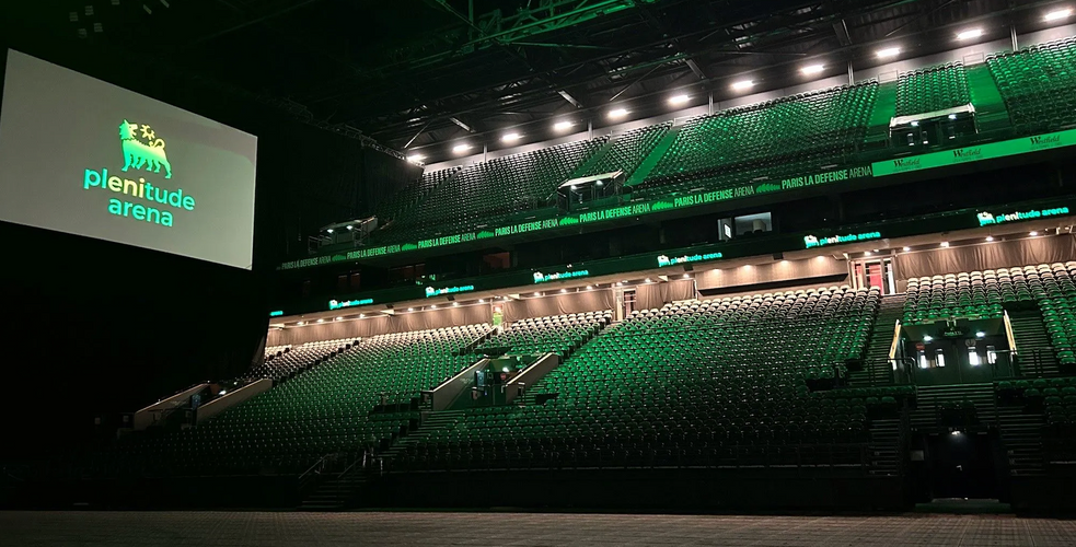 Power Outage Mid-Concert at Paris La Défense Arena. Plenitude, ex-Eni, Awaited Like the Messiah