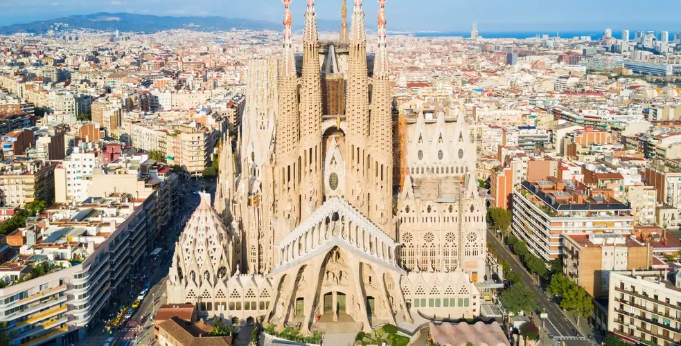 150 ans après Antoni Gaudi, Easiware participe à Barcelone à la construction d’une autre cathédrale. La Seamless Experience.
